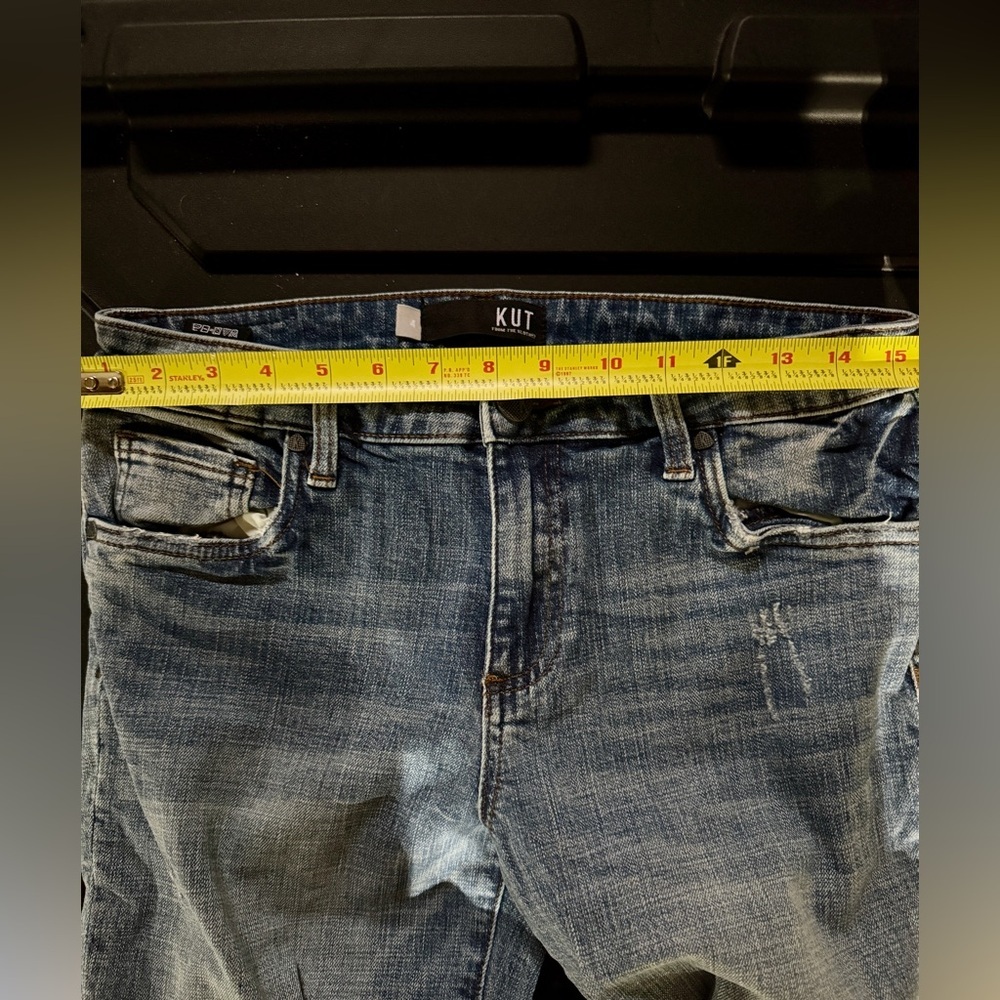 Kut from the Kloth Catherine High-rise Boyfriend Cropped Jeans
Size 4 - Picture 7 of 7